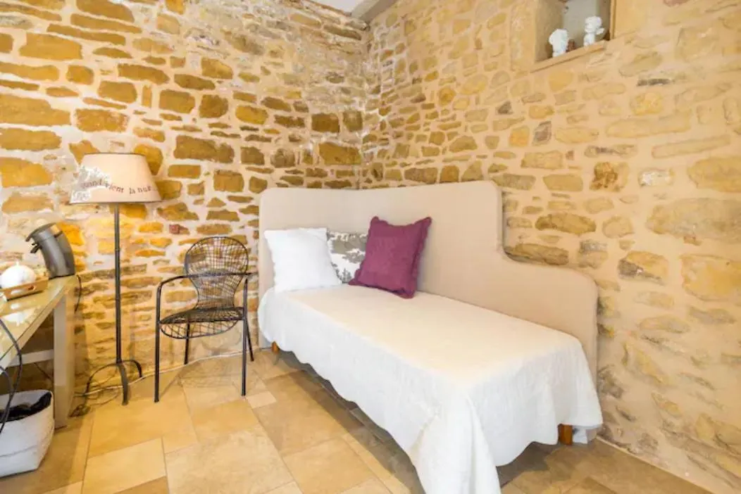 Les Terrasses Dorees - Chambres D'Hotes De Charme & Jacuzzi Chatillon  Guest house Chatillon (Rhone-Alps)