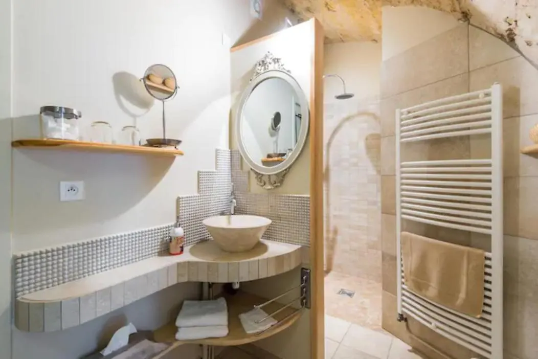 Les Terrasses Dorees - Chambres D'Hotes De Charme & Jacuzzi Chatillon  Guest house
